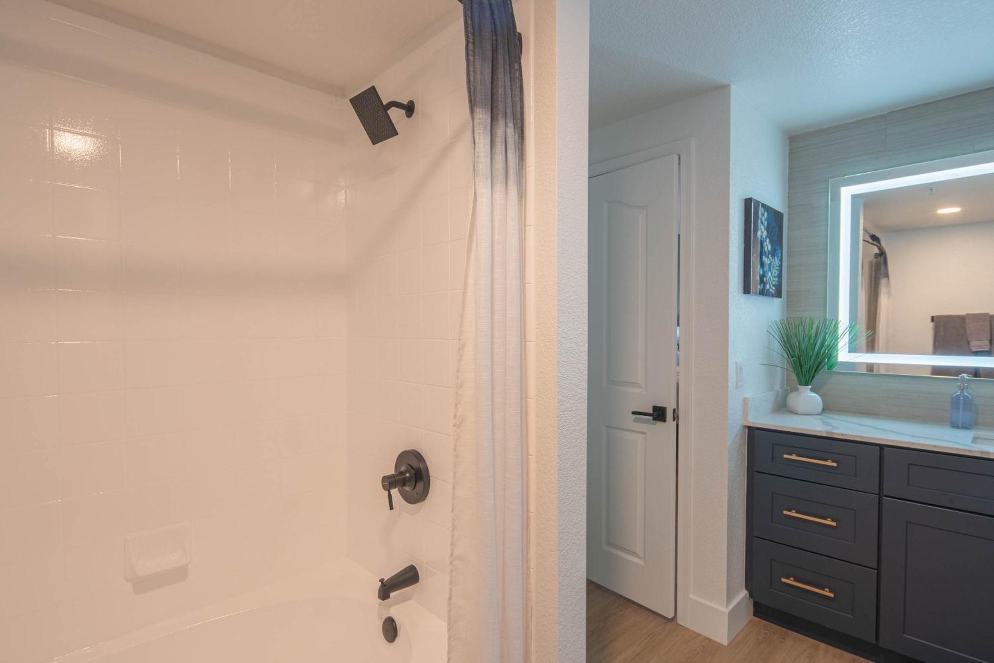 Appartamento Exclusive-Walk To Golf, Shopping & Dining-King Bed N268 Scottsdale Esterno foto