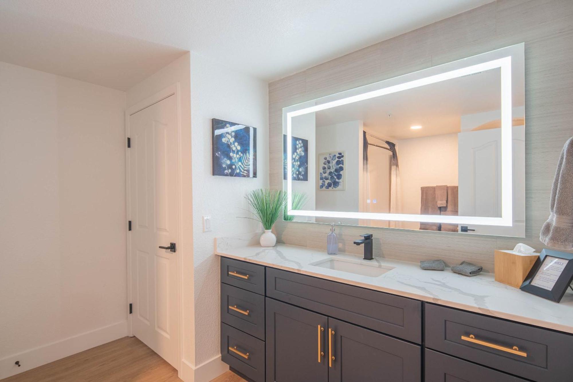 Appartamento Exclusive-Walk To Golf, Shopping & Dining-King Bed N268 Scottsdale Esterno foto