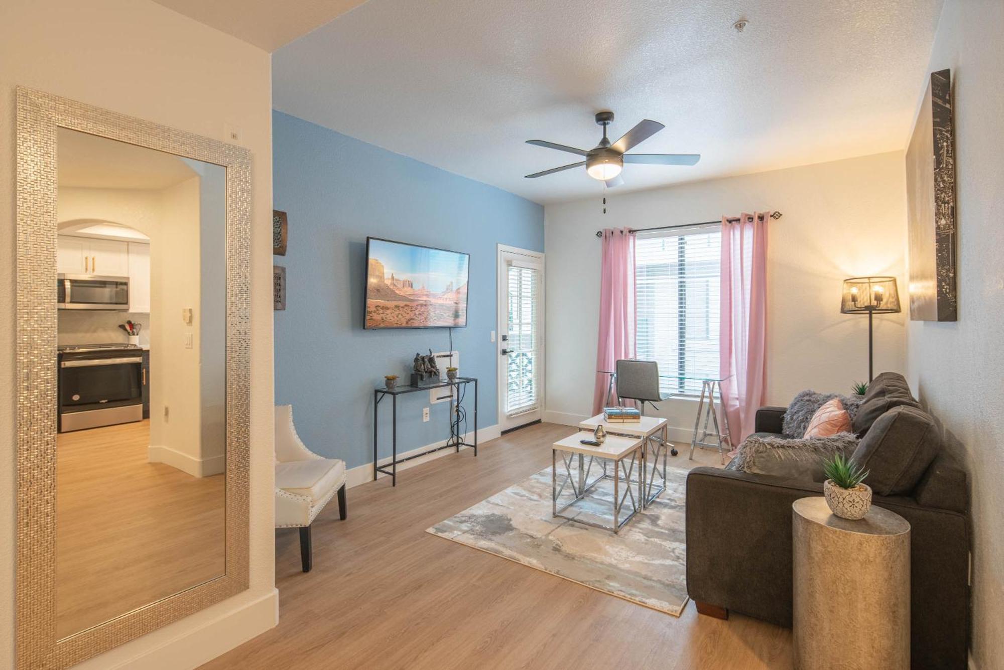 Appartamento Exclusive-Walk To Golf, Shopping & Dining-King Bed N268 Scottsdale Esterno foto