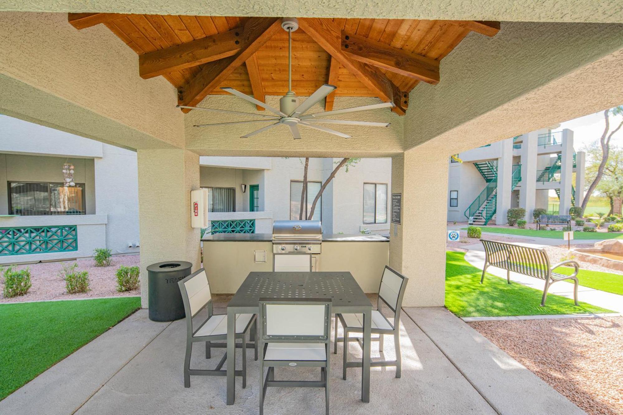 Appartamento Exclusive-Walk To Golf, Shopping & Dining-King Bed N268 Scottsdale Esterno foto
