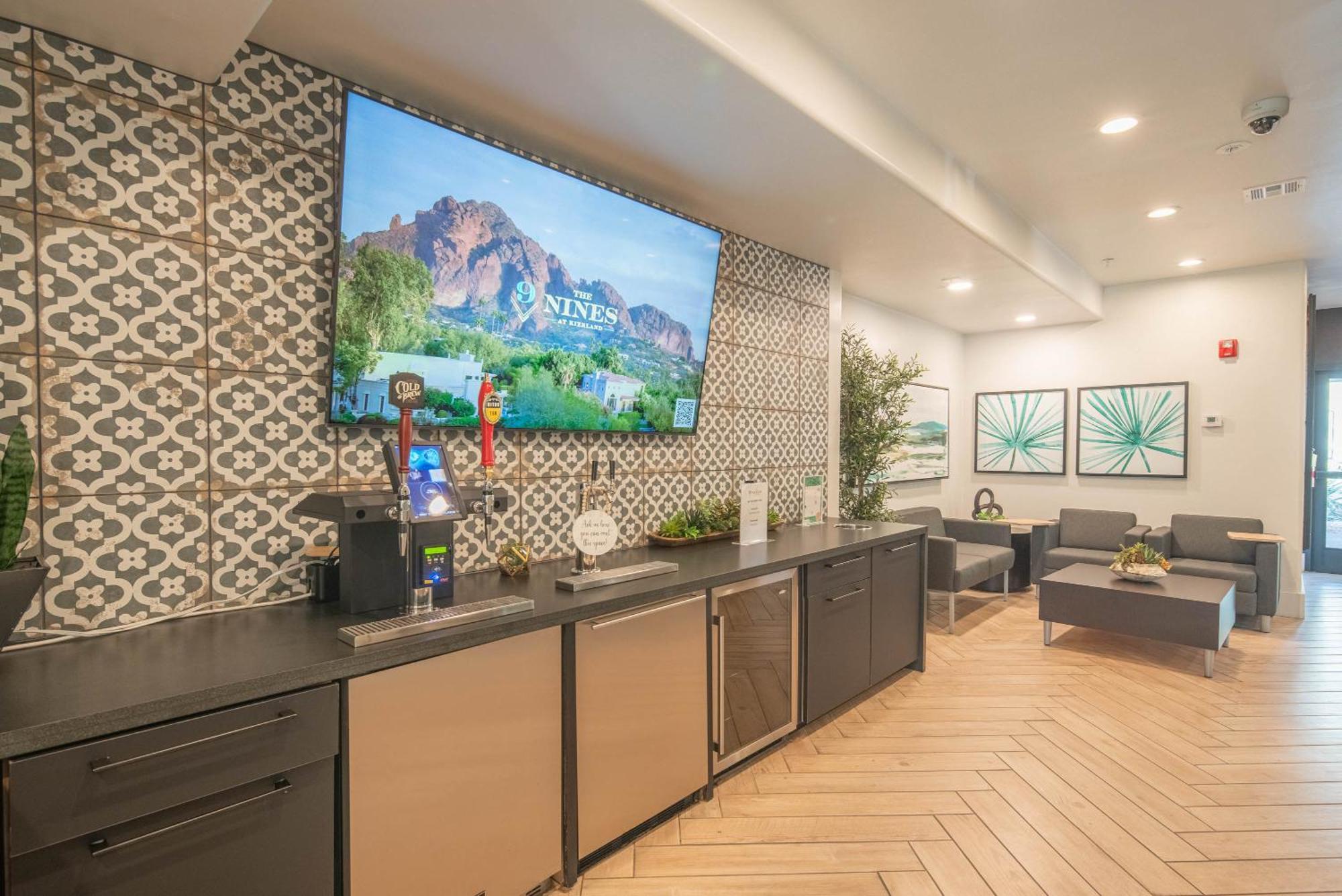 Appartamento Exclusive-Walk To Golf, Shopping & Dining-King Bed N268 Scottsdale Esterno foto