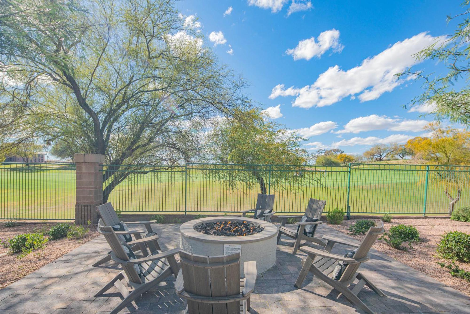 Appartamento Exclusive-Walk To Golf, Shopping & Dining-King Bed N268 Scottsdale Esterno foto